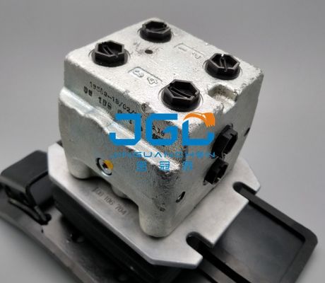 تنطبق على SY55 SY65 SY75 ملحقات حفارة دواسة الفرامل القدم الجمعية صمام