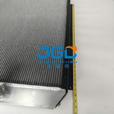 ملحقات آلات البناء ملحقات الحفارات EC130 خزان المياه المبرد