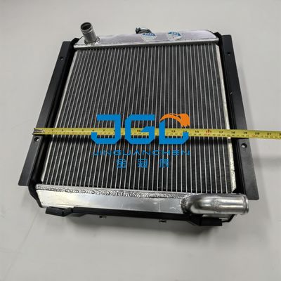 PC50UU PC40-7 خزان المياه المبرد 20T-03-71110 ملحقات حفارة
