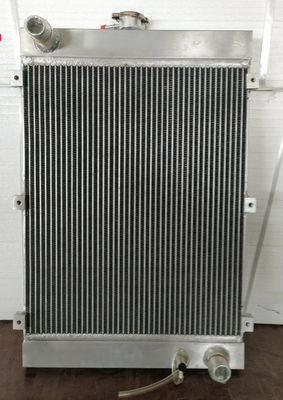 R550-3 حفرة رادياتور الماء 11M6-52430RL مواد الألومنيوم