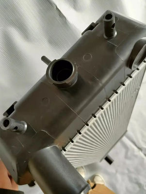 ZAX240-3 ZAX250-3 ZAX260-3 ZAX270-3 ZAX280-3 ZAX360W-3 رادياتور الحفر 4650355