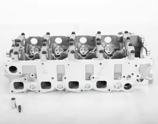 مجموعة الرأس الأسطوانية الجديدة 4JJ1 مع الصمامات ISUZU حفرة قطاعات الآلات البناء